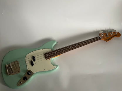 Squier by Fender Classic Vibe 60's Mustang Bass Guitar